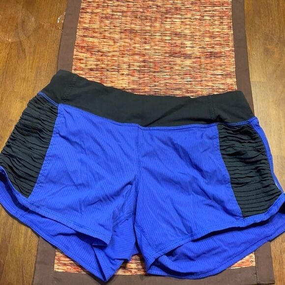 Lululemon shorts 4  (4186) - Picture 1 of 8